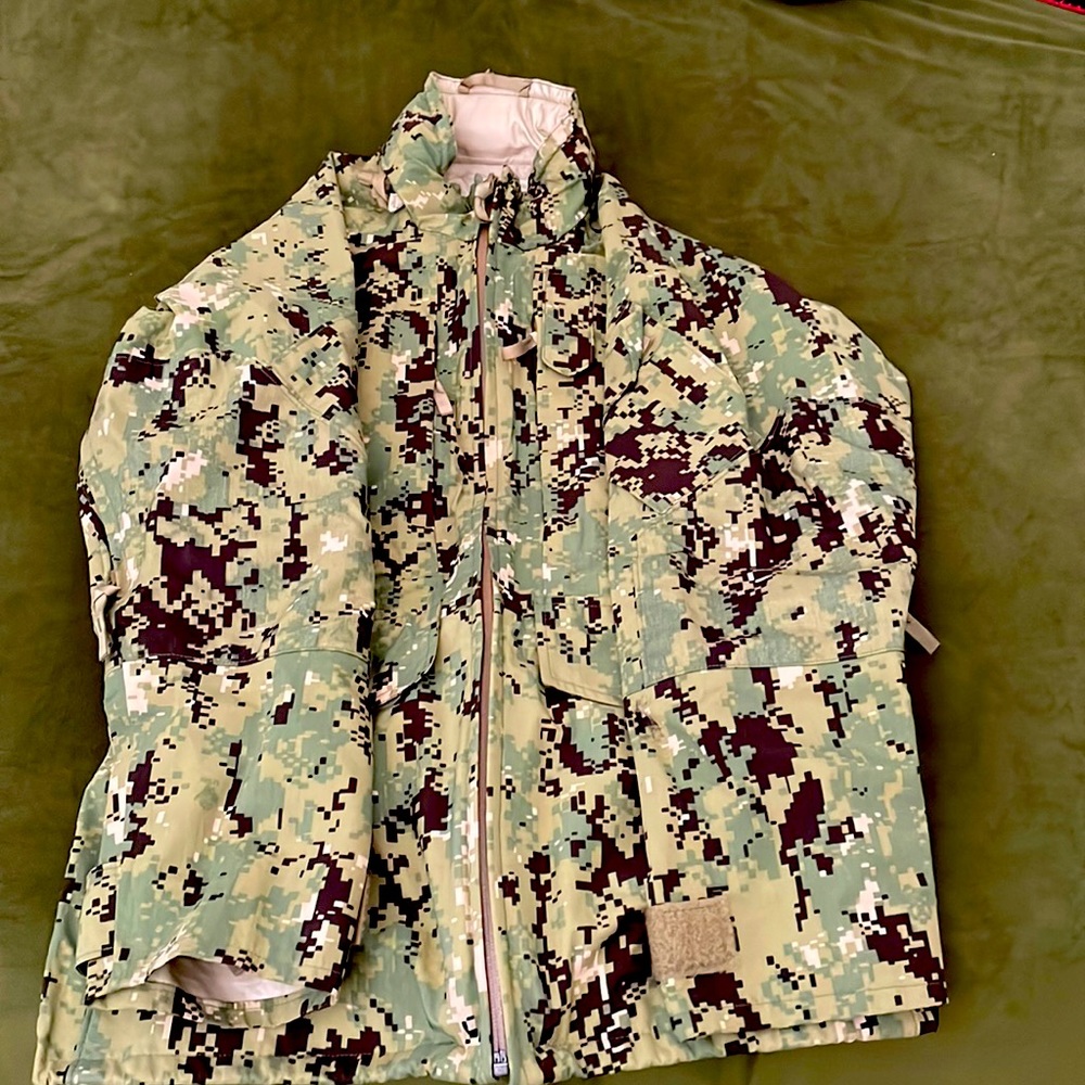 U.S. Navy NWU type III all-weather parka, Goretex. New and unused.
